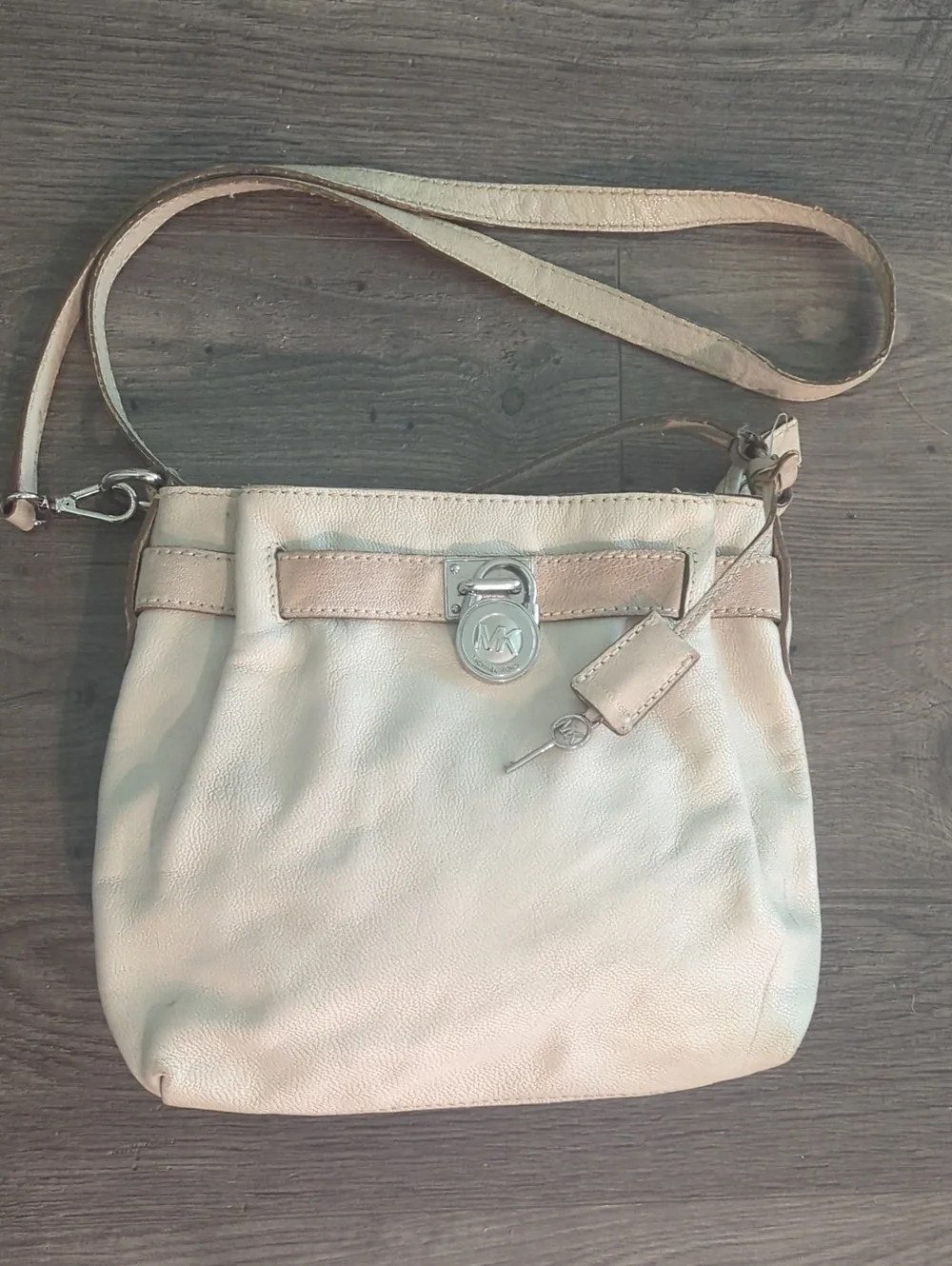 Michael Kors White Washed Distressed Beige Leather Crossbody W/Silver Lock & Key
